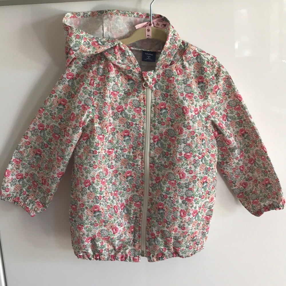 NEVER WORN GAP wind breaker size 2 years